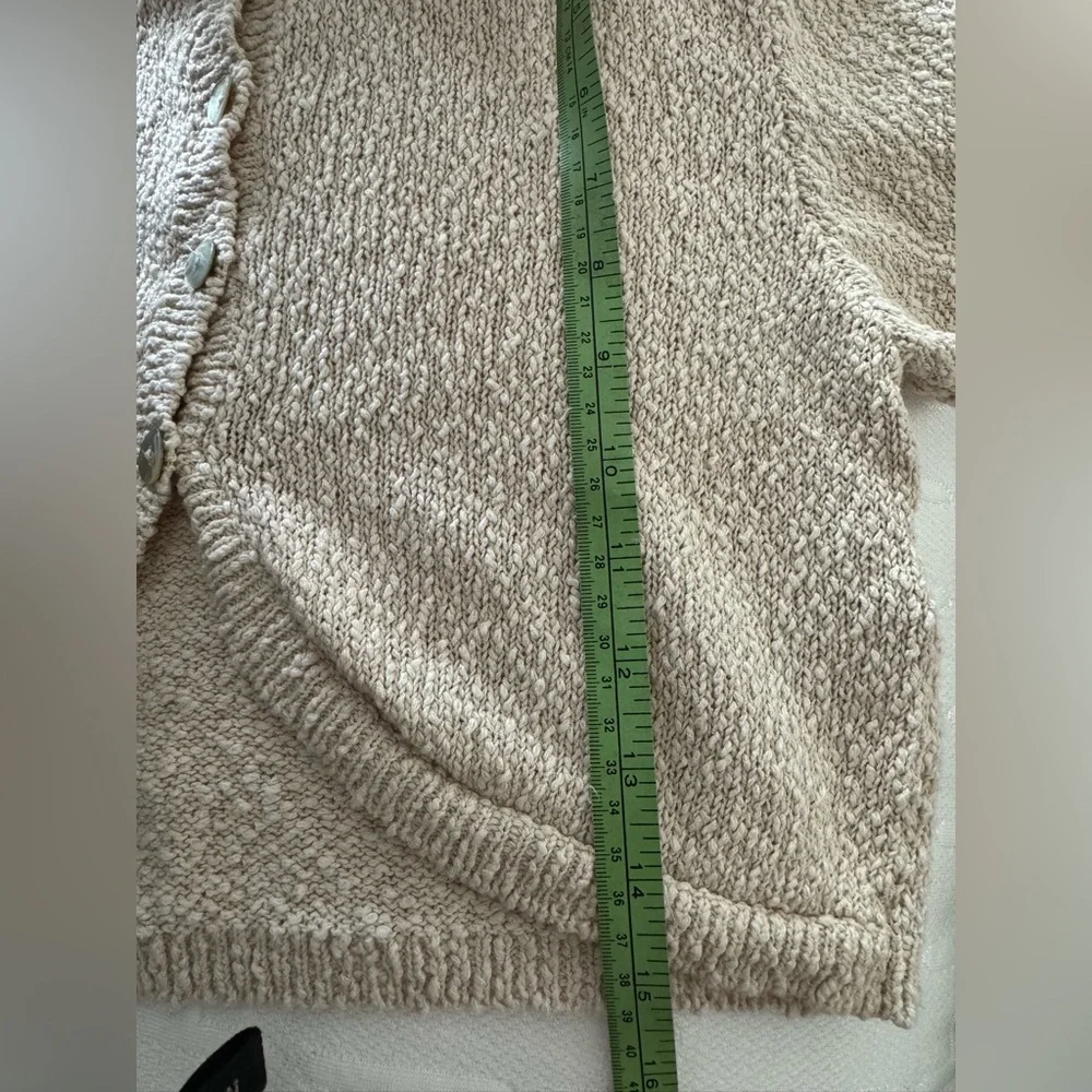 Short Sleeve Boucle Cardigan with Curved Hem - Picture 9 of 10
